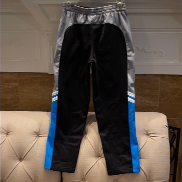 Kid’s NFL Carolina Panthers Youth XL Fleeced Pants - Picture 4 of 8